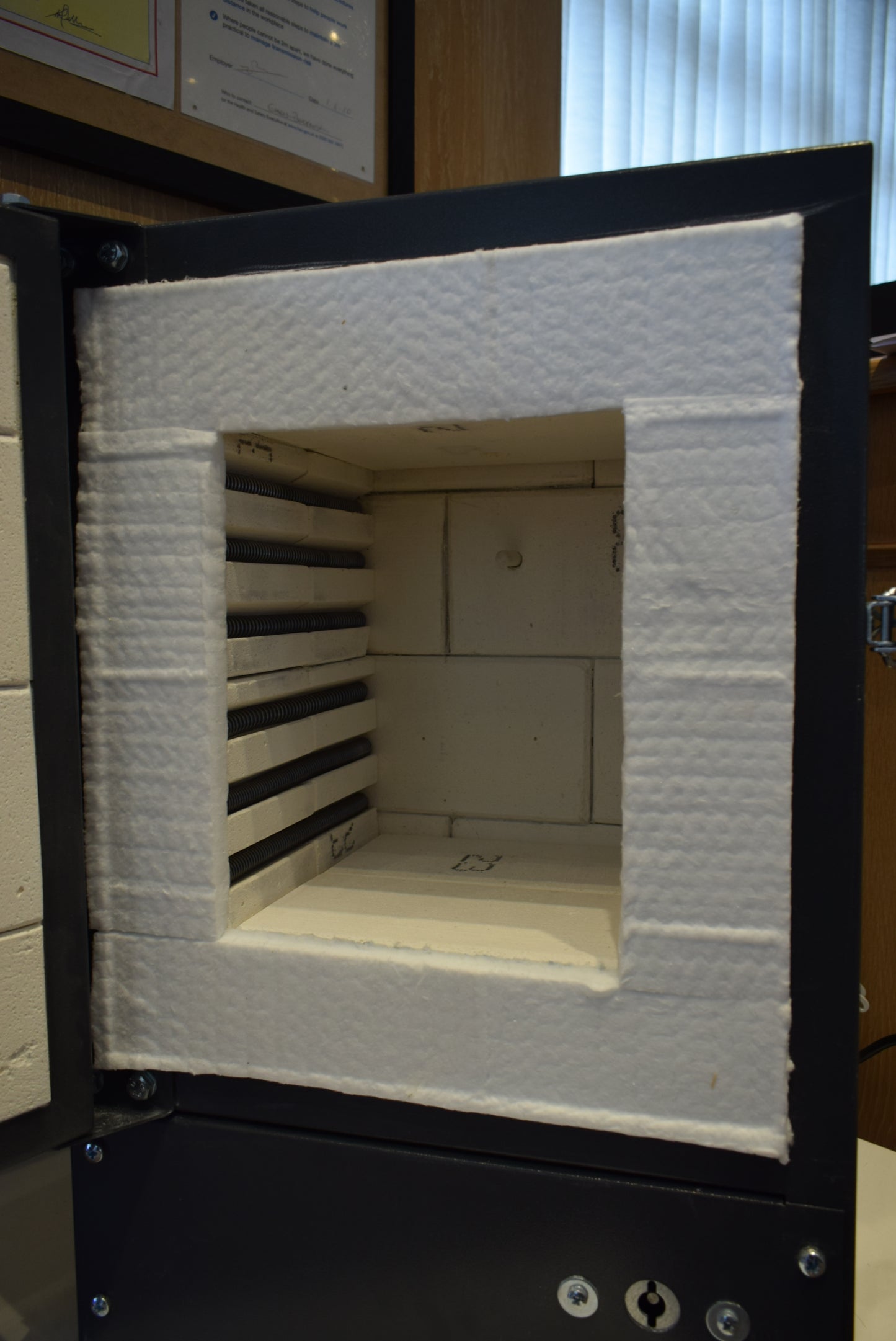 Kins & Furnaces Falcon CU4 Home Pottery Kiln + Controller