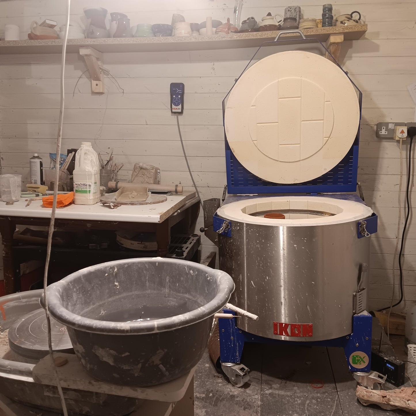 Kilncare Ikon V46 Top Loading Pottery Kiln + Furniture