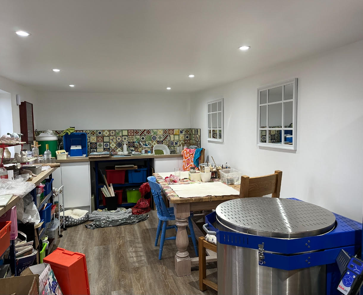 Kilncare Ikon V61 GXR Plug-in Kiln + Furniture